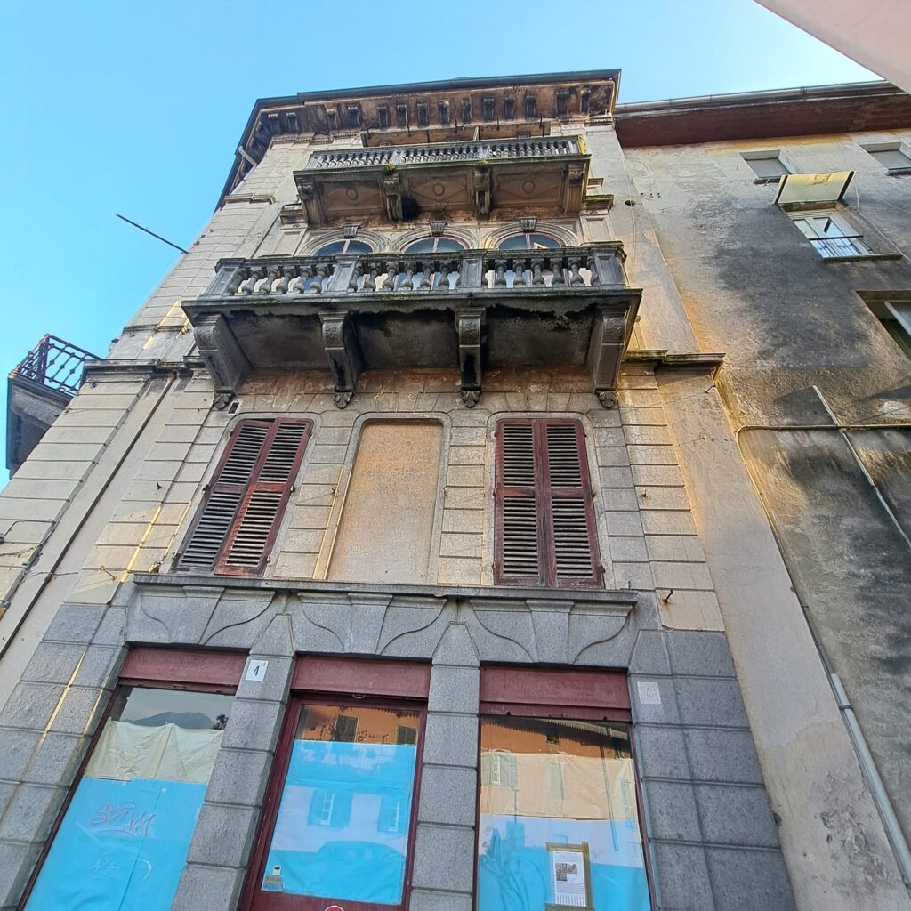 PALAZZO STORICO di 12 unità immobiliari in centro Biella (BI)